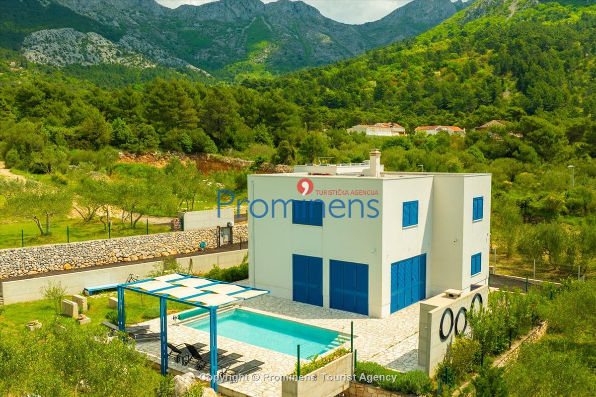  Ferienhaus mit beheiztem Pool und drei Schlafzimmern an der atemberaubenden Makarska Riviera in Kroatien